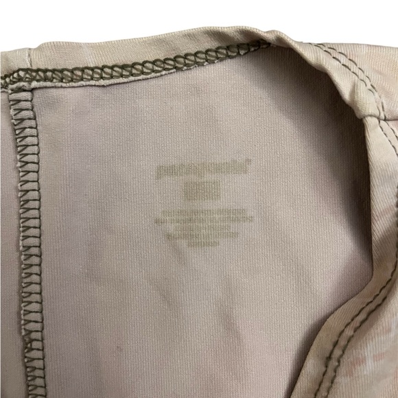 Patagonia Women’s Twist Front Sleeveless Top Pink Geometrical Link Pattern Sz S - Picture 3 of 3